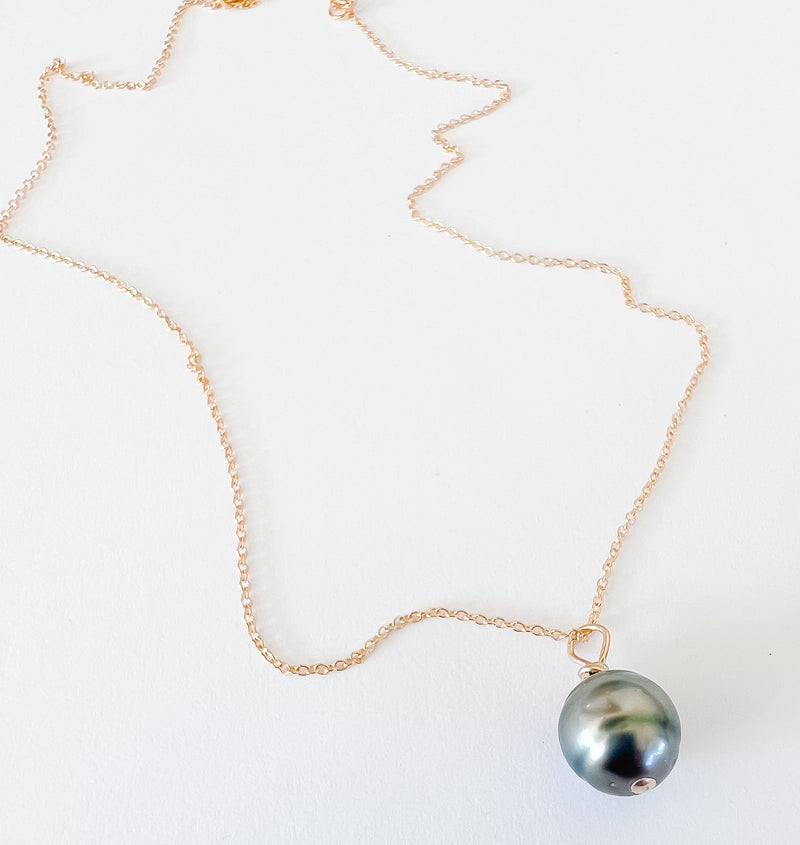 Simple Drop Pearl Necklace